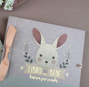 Libro del bebé Conejo Rosa