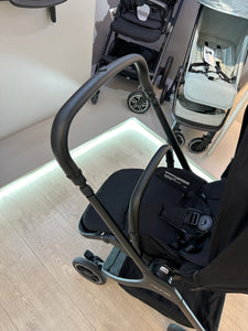 Combo Coche TRIV Black + Silla de Carro Nuna Rava Caviar